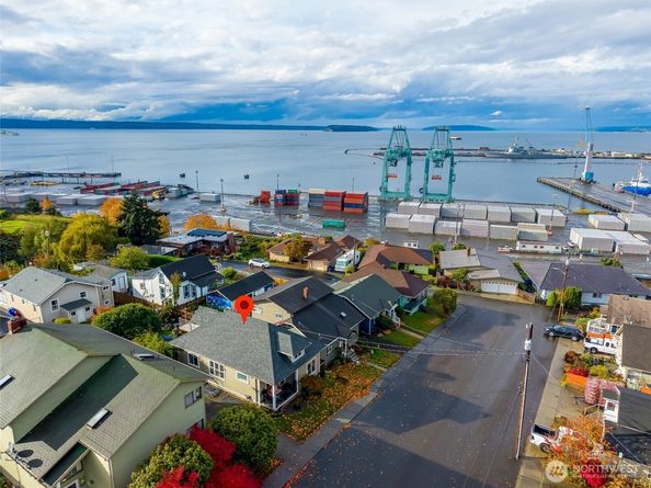 3112 Tulalip Avenue 1&2, Everett WA 98201