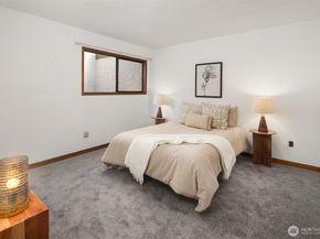 1071 4th Avenue S 302, Edmonds WA 98020