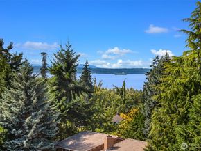 1071 4th Avenue S 302, Edmonds WA 98020