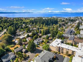 1071 4th Avenue S 302, Edmonds WA 98020
