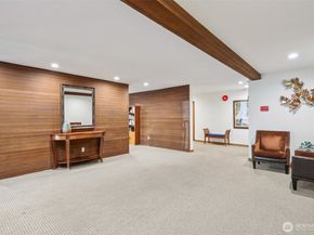 1071 4th Avenue S 302, Edmonds WA 98020