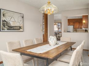 1071 4th Avenue S 302, Edmonds WA 98020