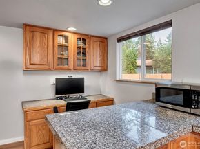 15035 NE 16th Street, Bellevue WA 98007