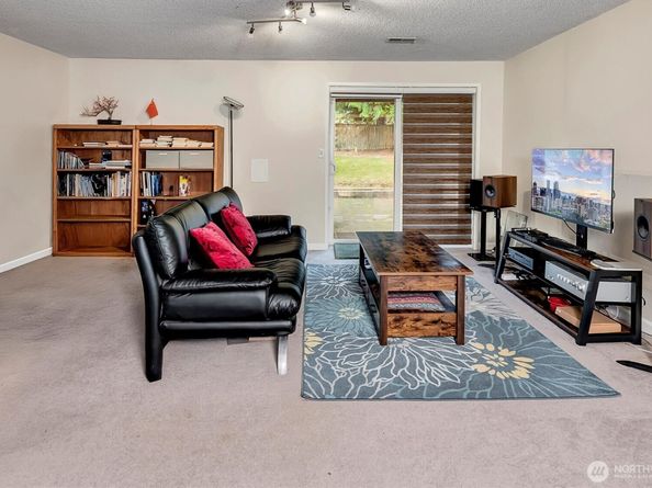 15035 NE 16th Street, Bellevue WA 98007