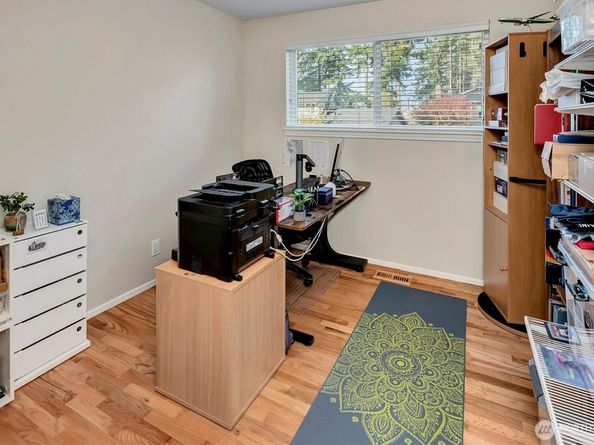 15035 NE 16th Street, Bellevue WA 98007