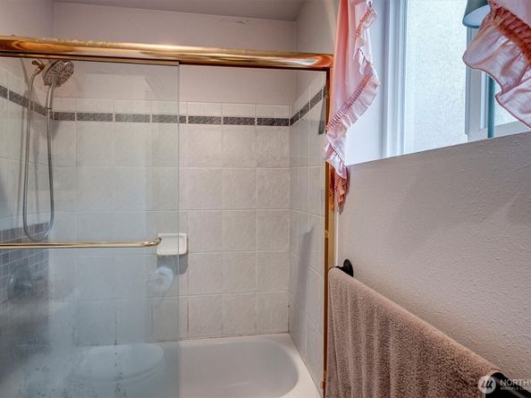 15035 NE 16th Street, Bellevue WA 98007