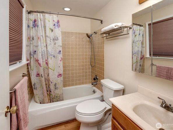 15035 NE 16th Street, Bellevue WA 98007