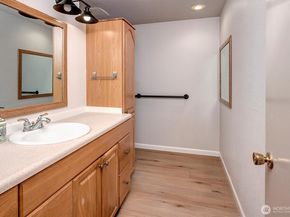 15035 NE 16th Street, Bellevue WA 98007