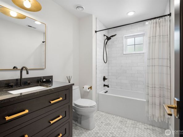 312 Prospect Street, Seattle WA 98109