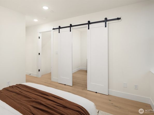 2018 Fairview Avenue E B, Seattle WA 98102