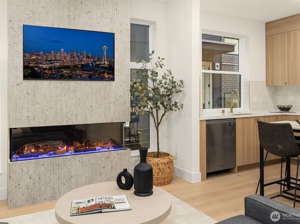 2018 Fairview Avenue E B, Seattle WA 98102