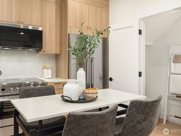 2018 Fairview Avenue E B, Seattle WA 98102