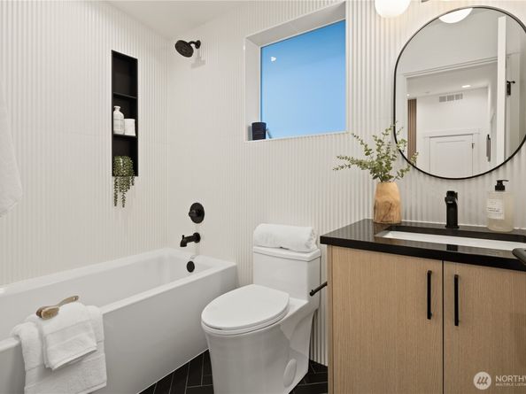 3415 48th Avenue SW, Seattle WA 98116