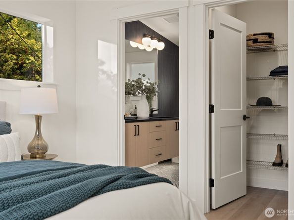 3415 48th Avenue SW, Seattle WA 98116