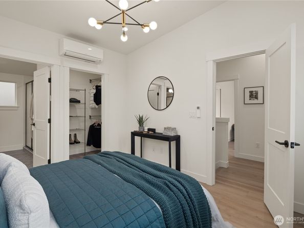 3415 48th Avenue SW, Seattle WA 98116