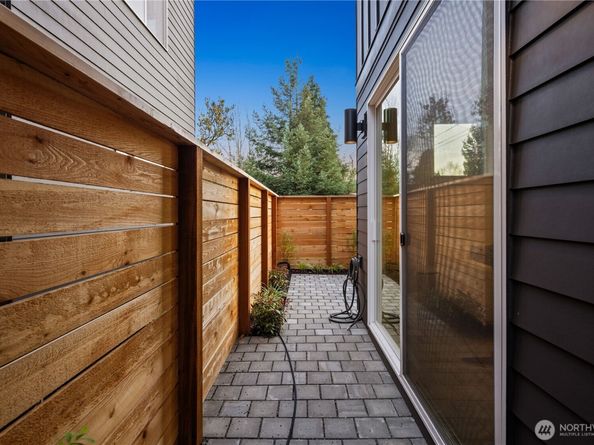 3415 48th Avenue SW, Seattle WA 98116