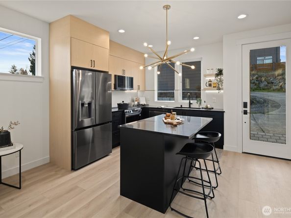 3415 48th Avenue SW, Seattle WA 98116