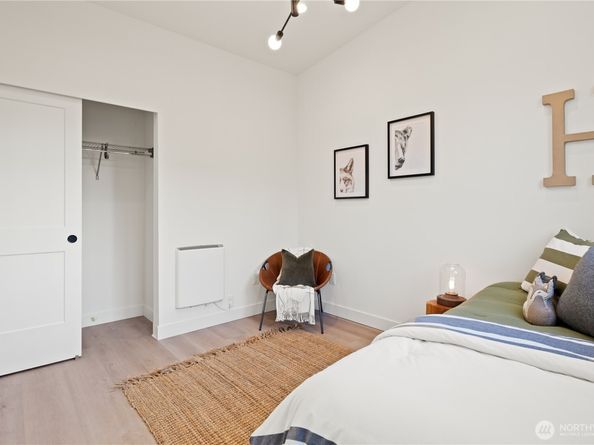 3415 48th Avenue SW, Seattle WA 98116