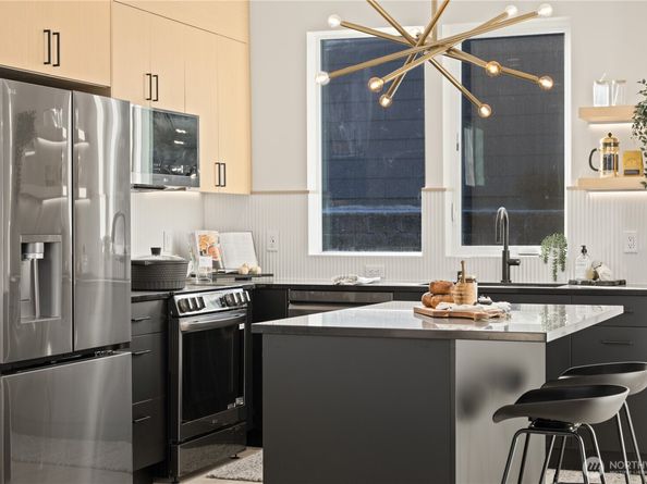 3415 48th Avenue SW, Seattle WA 98116