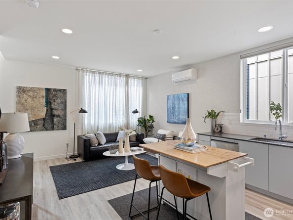 2527 29th Avenue S C, Seattle WA 98144