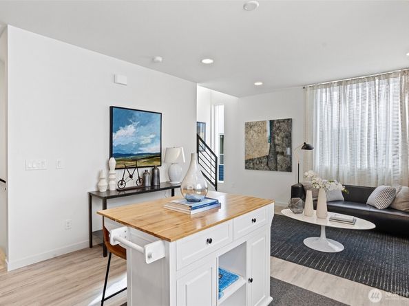 2527 29th Avenue S C, Seattle WA 98144