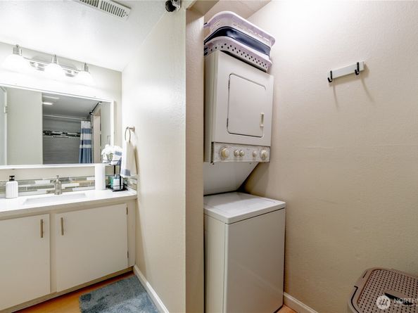 323 75th Street SE A14, Everett WA 98203