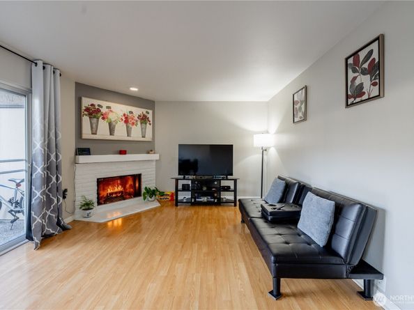 323 75th Street SE A14, Everett WA 98203