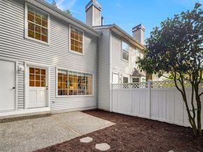 10215 NE 129th Lane, Kirkland WA 98034