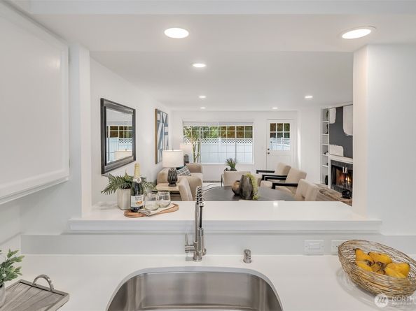 10215 NE 129th Lane, Kirkland WA 98034