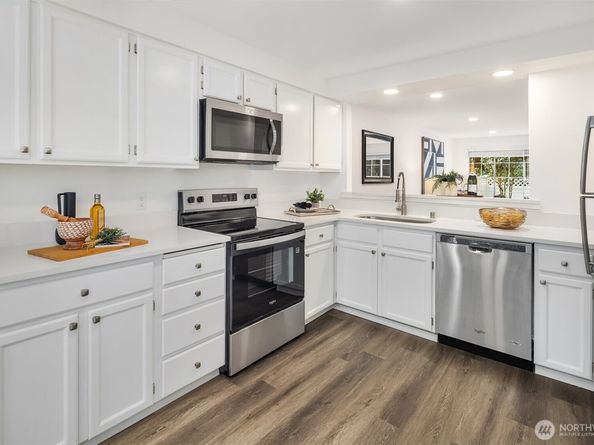 10215 NE 129th Lane, Kirkland WA 98034