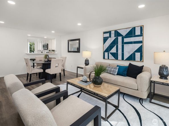 10215 NE 129th Lane, Kirkland WA 98034