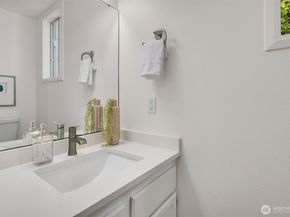 10215 NE 129th Lane, Kirkland WA 98034