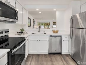 10215 NE 129th Lane, Kirkland WA 98034