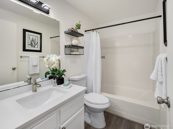 10215 NE 129th Lane, Kirkland WA 98034