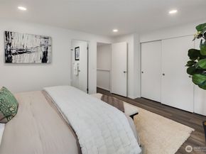 10215 NE 129th Lane, Kirkland WA 98034