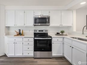 10215 NE 129th Lane, Kirkland WA 98034