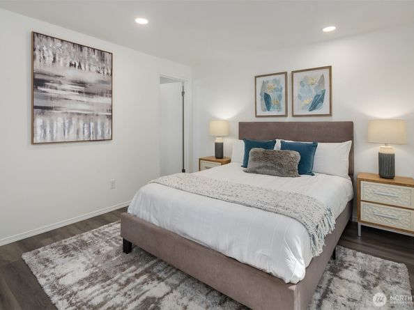 10215 NE 129th Lane, Kirkland WA 98034