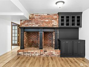 18901 61 Avenue NE, Kenmore WA 98028