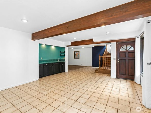 18901 61 Avenue NE, Kenmore WA 98028