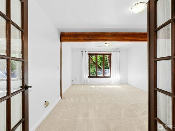 18901 61 Avenue NE, Kenmore WA 98028