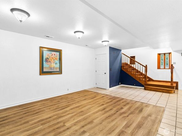 18901 61 Avenue NE, Kenmore WA 98028