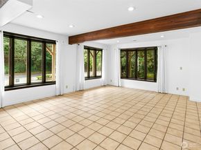 18901 61 Avenue NE, Kenmore WA 98028