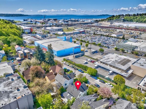 2016 14th Avenue W, Seattle WA 98119