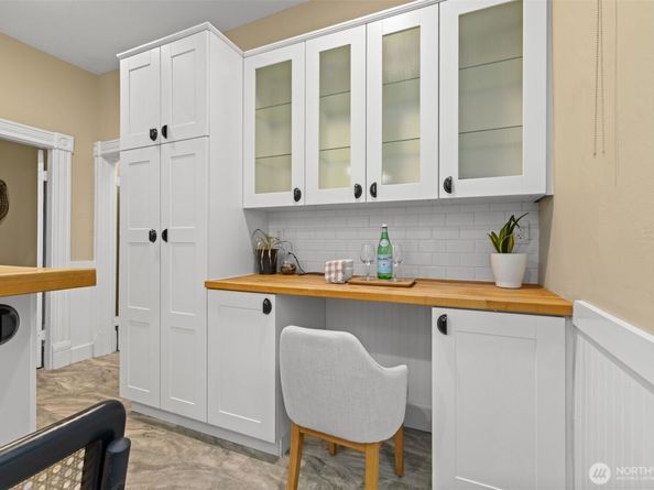 2016 14th Avenue W, Seattle WA 98119