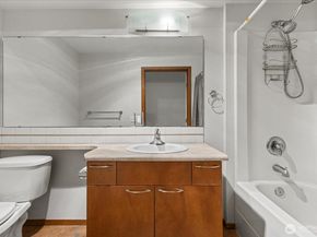 12334 31st Avenue NE 209, Seattle WA 98125