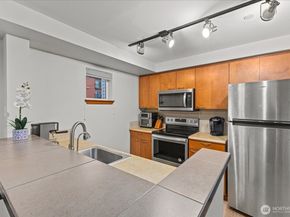 12334 31st Avenue NE 209, Seattle WA 98125