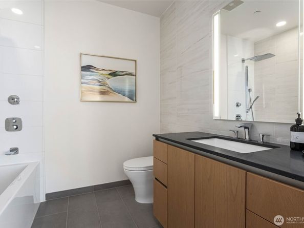 2510 6th Avenue 3903, Seattle WA 98121