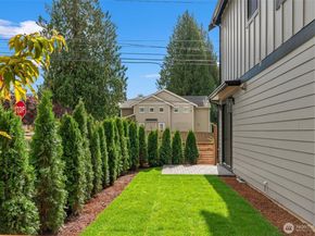 8005 131st Place NE, Kirkland WA 98033