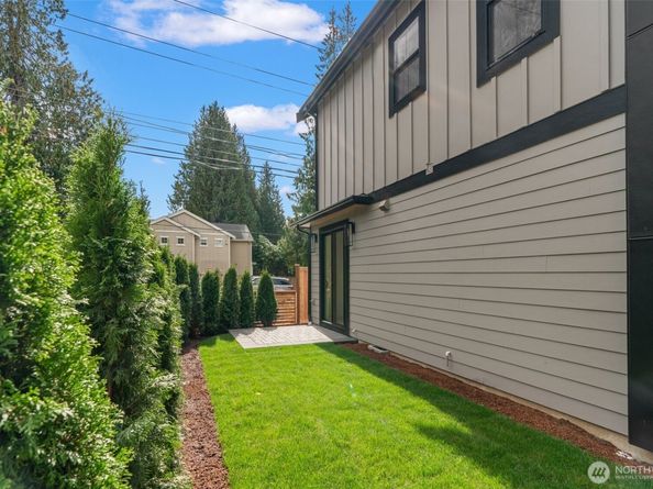 8005 131st Place NE, Kirkland WA 98033