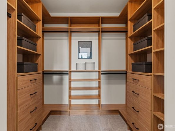 8005 131st Place NE, Kirkland WA 98033